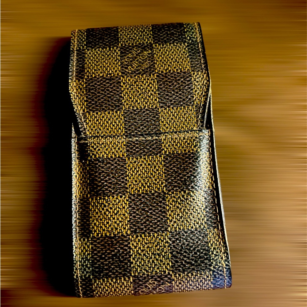 Authentic Vintage LOUIS VUITTON
Damier Ebene Etui Cigarette Case - Picture 3 of 9